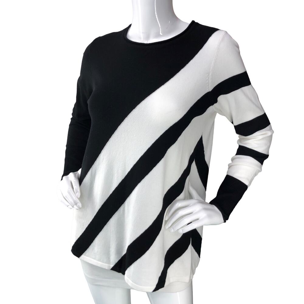 Chicos Womens Size 0 US 4 Sweater Colorblock Stripe Pull Over Black White